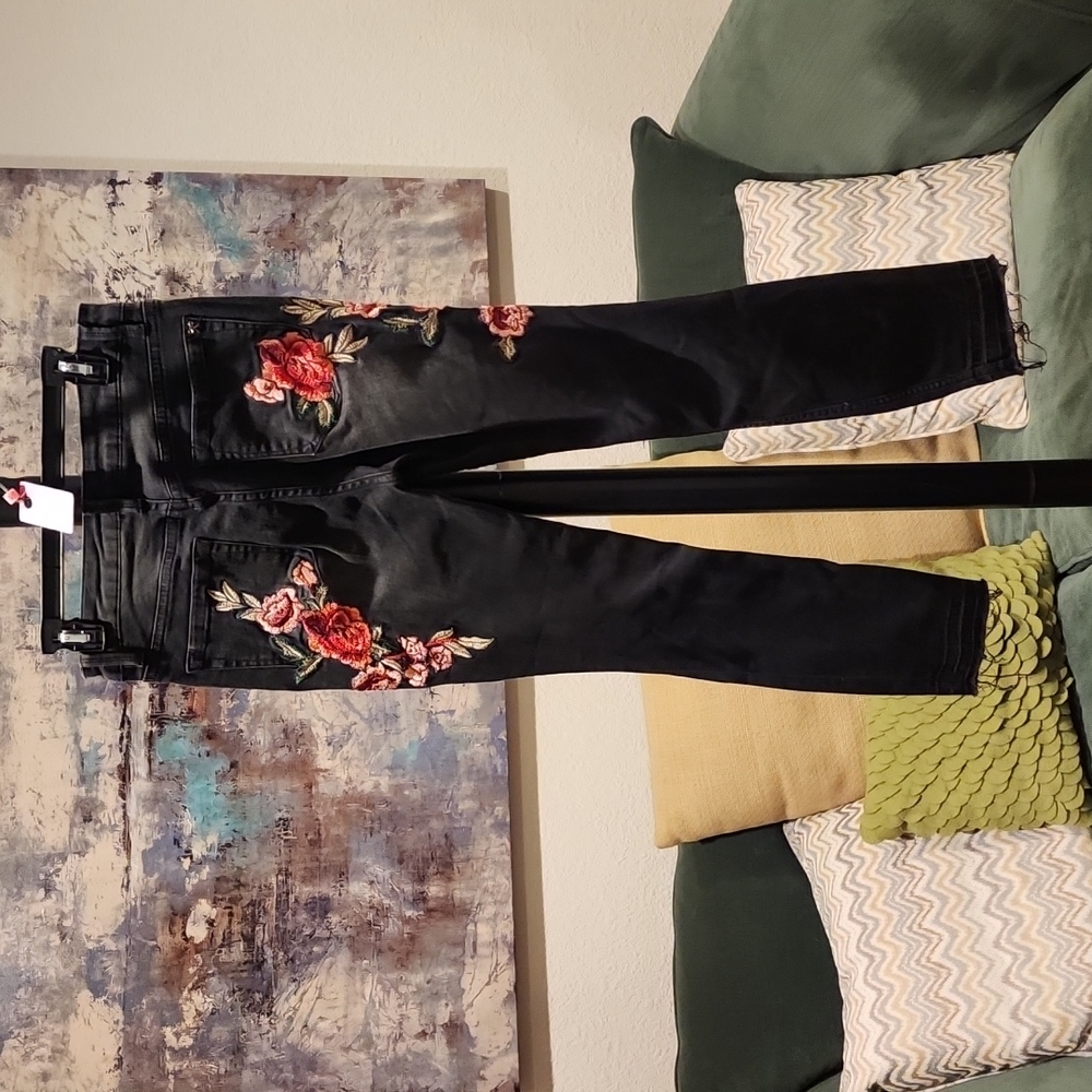 289 NANETTE LEPORE Embroidered Black Denim Broadway Crop Jeans sz 6 Women's - Picture 6 of 7